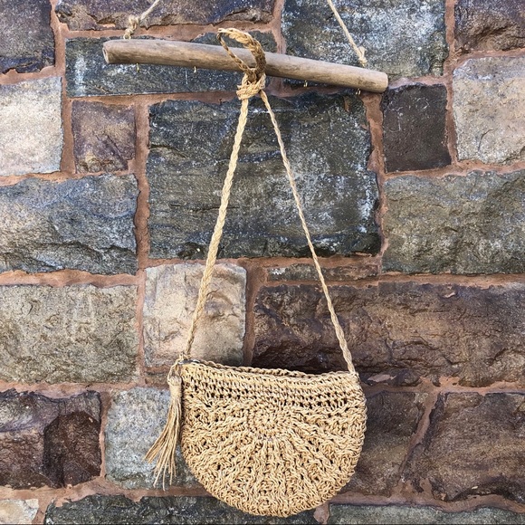 ✨WOVEN STRAW  CRESCENT  BOHO CROSSBODY BAG✨ - Picture 2 of 8